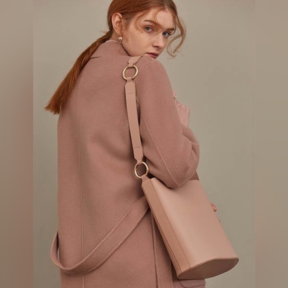 THE GOBO LEATHER BAG #03 "Anneau" Minimalist Bucket Bag in Blush Mauve